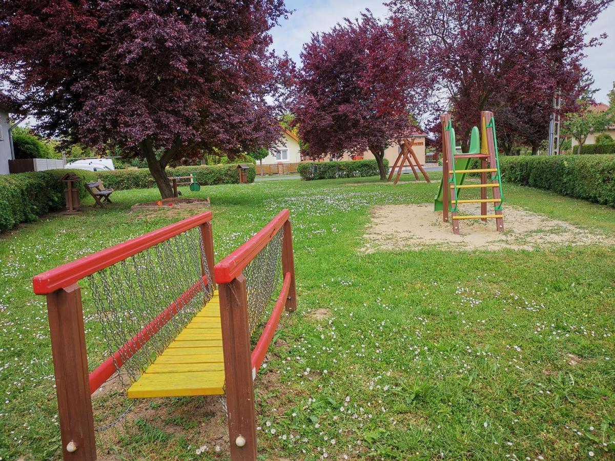 Erika Vendeghaz Centrumban Balatonkeresztur Luaran gambar