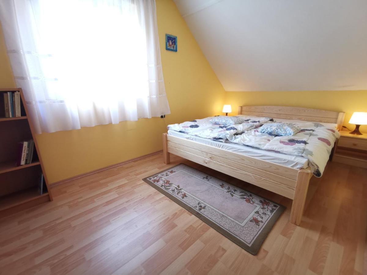 Erika Vendeghaz Centrumban Balatonkeresztur Luaran gambar