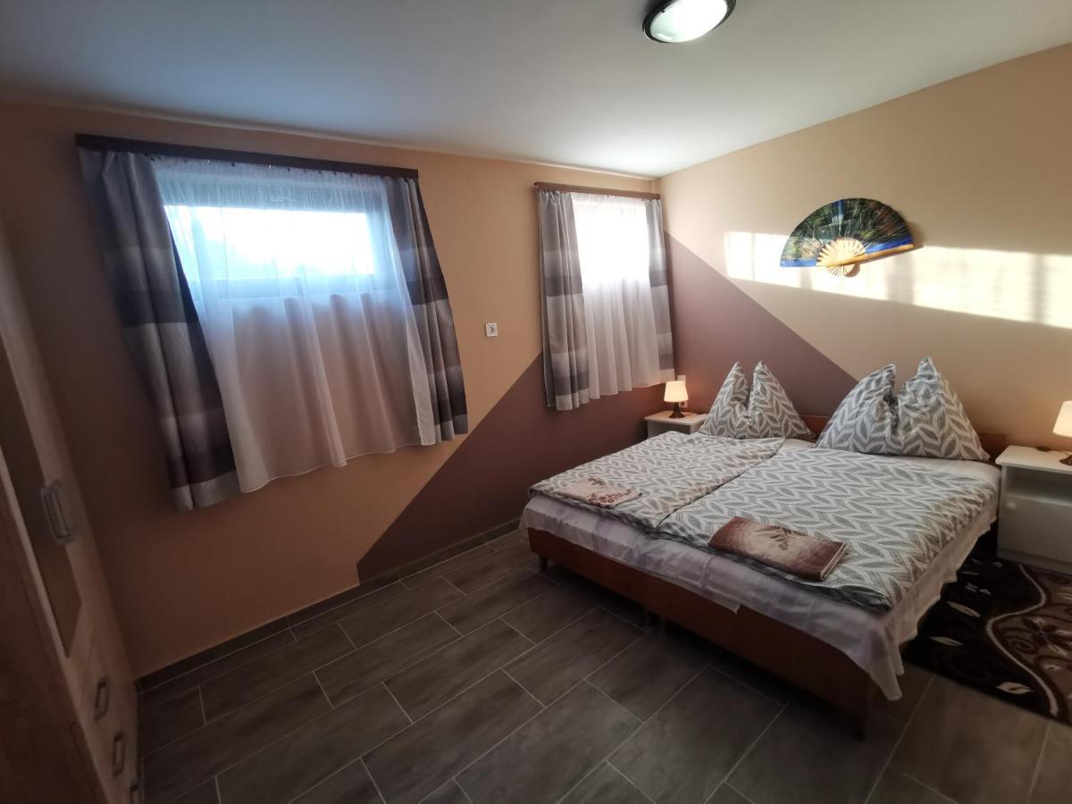 Erika Vendeghaz Centrumban Balatonkeresztur Luaran gambar