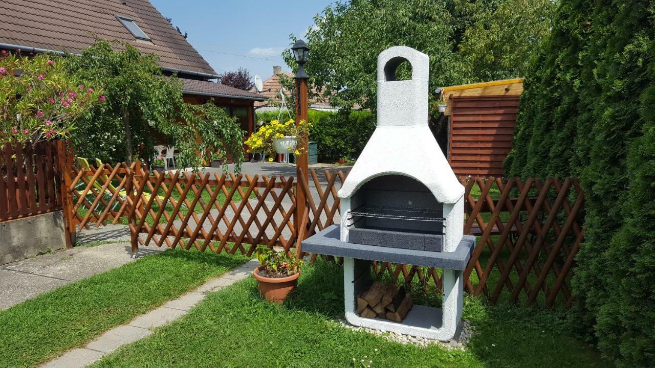 Erika Vendeghaz Centrumban Balatonkeresztur Luaran gambar